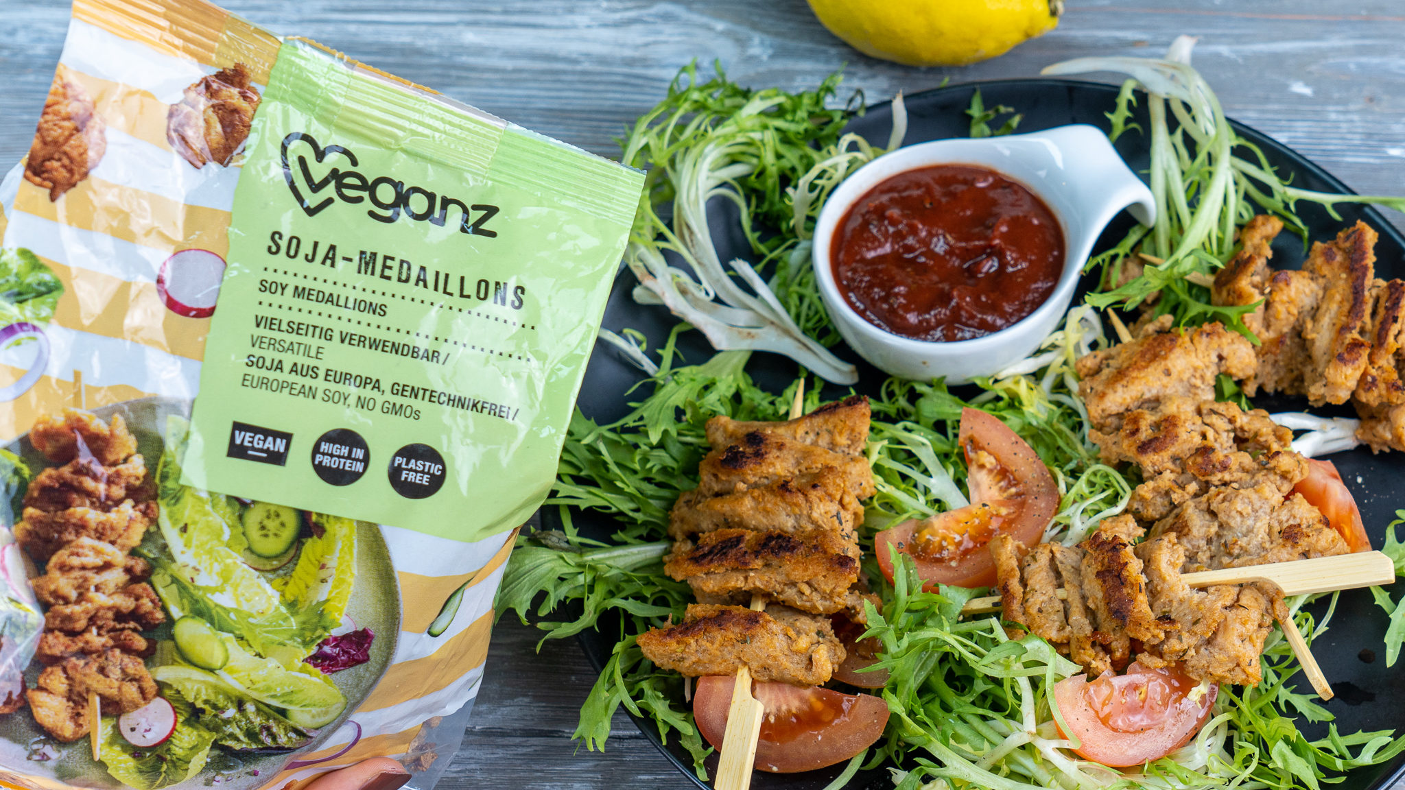 make Veganz - own zesty skewers Spicy soy dip with your recipe a